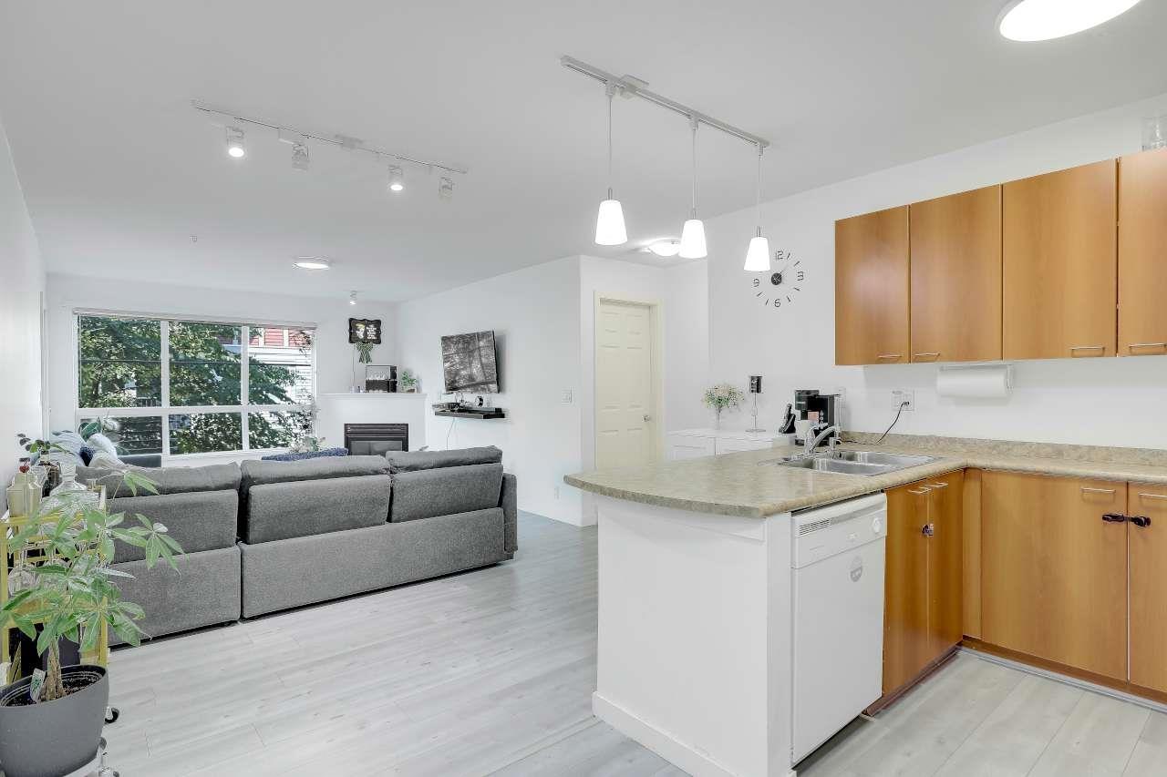 419 12083 92a Avenue, Surrey, British Columbia  V3V 8C8 - Photo 8 - R3156235