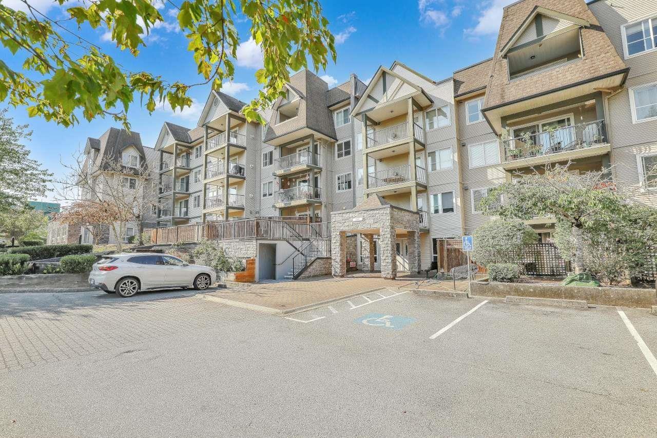 419 12083 92a Avenue, Surrey, British Columbia  V3V 8C8 - Photo 3 - R3156235