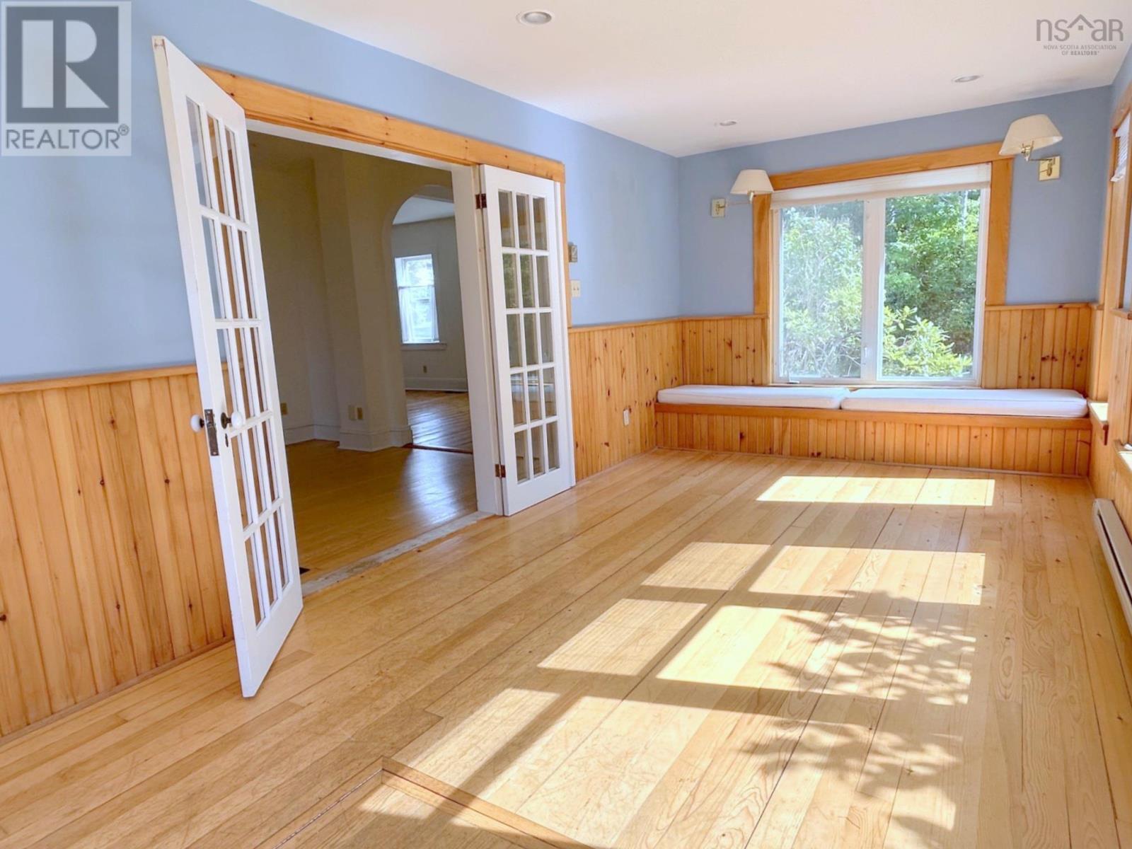 92 Main Street, Chester, Nova Scotia  B0J 1J0 - Photo 19 - 202606878