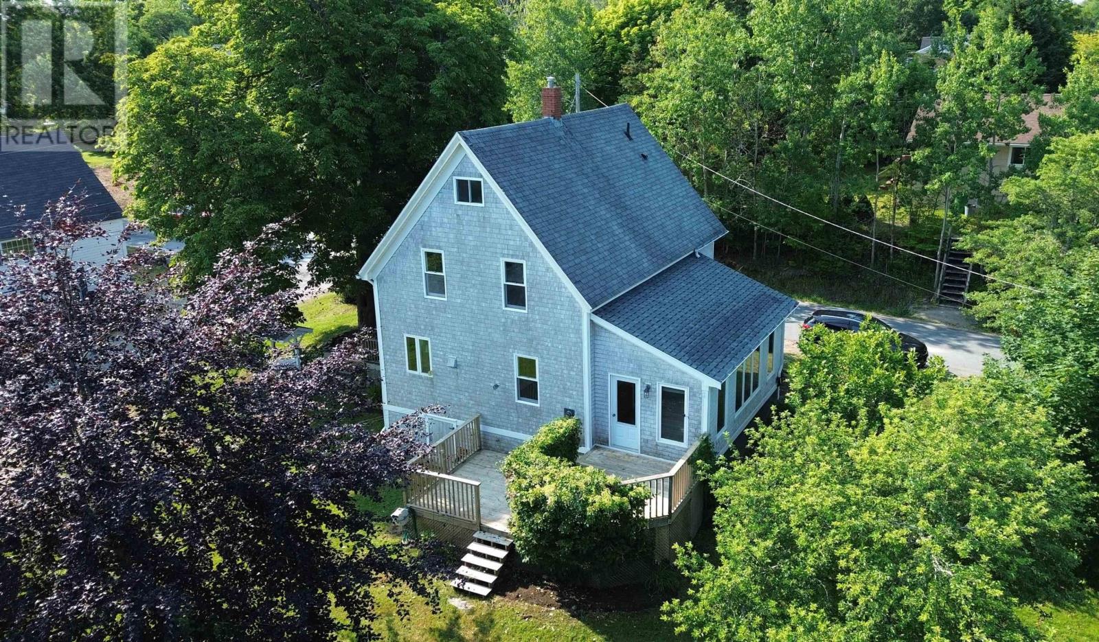92 Main Street, Chester, Nova Scotia  B0J 1J0 - Photo 2 - 202606878