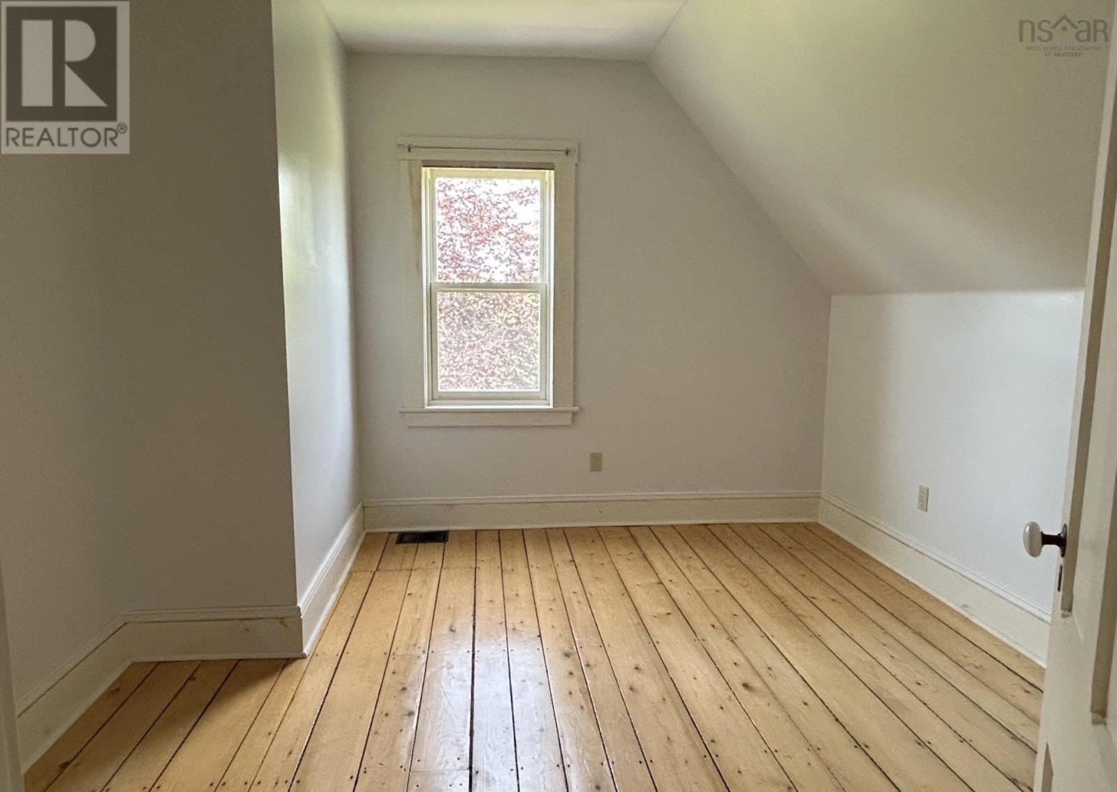 92 Main Street, Chester, Nova Scotia  B0J 1J0 - Photo 28 - 202606878