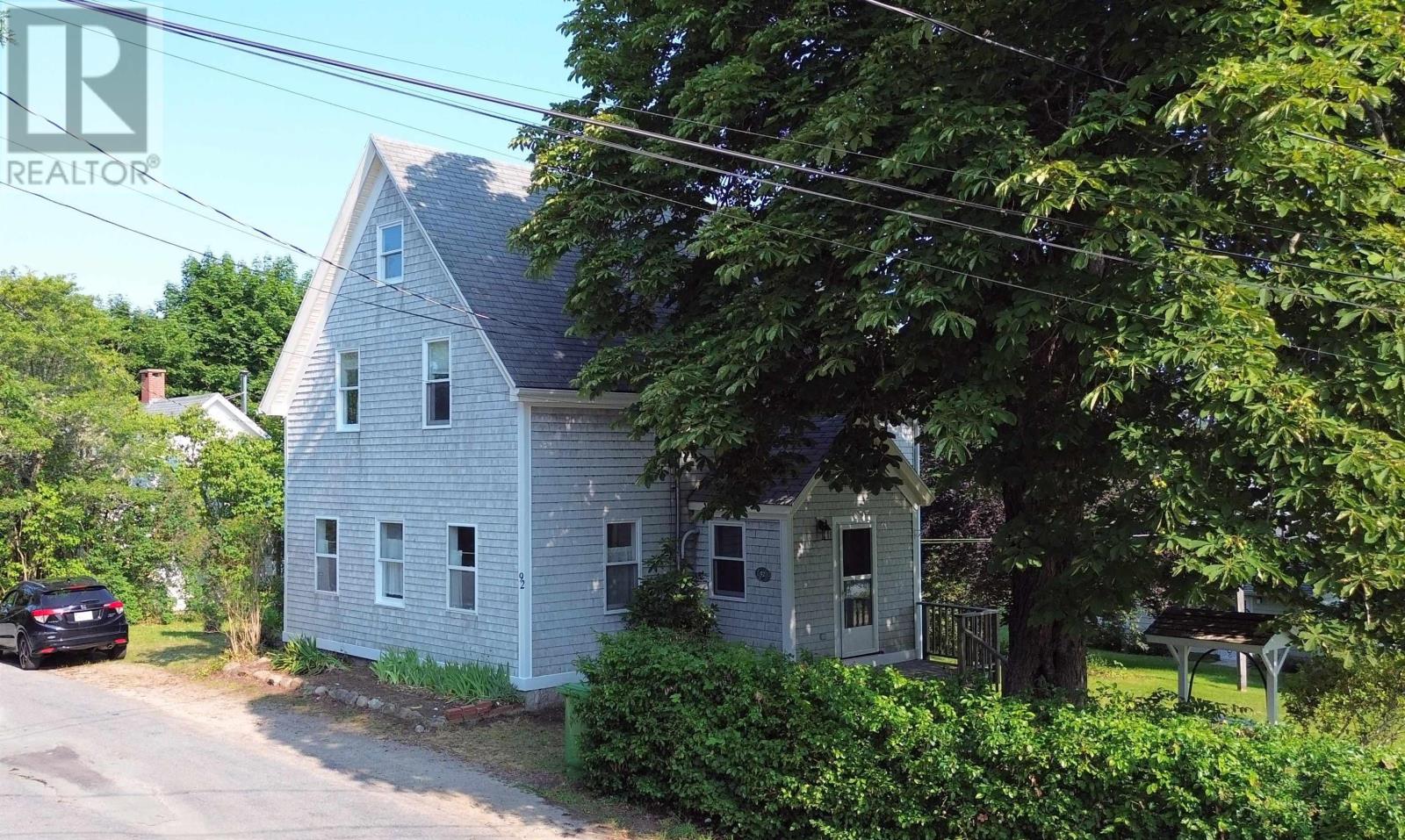 92 Main Street, Chester, Nova Scotia  B0J 1J0 - Photo 3 - 202606878