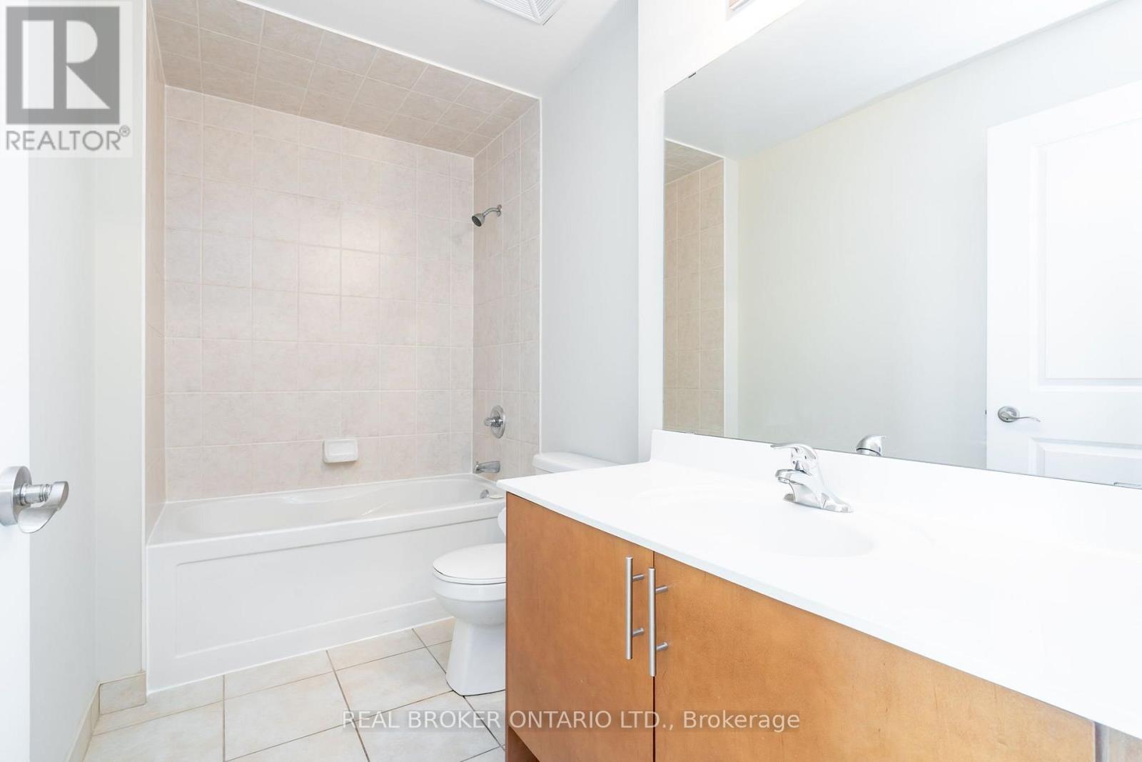 Ph208 - 18 Harding Boulevard, Richmond Hill, Ontario  L4C 0T3 - Photo 8 - N13683280