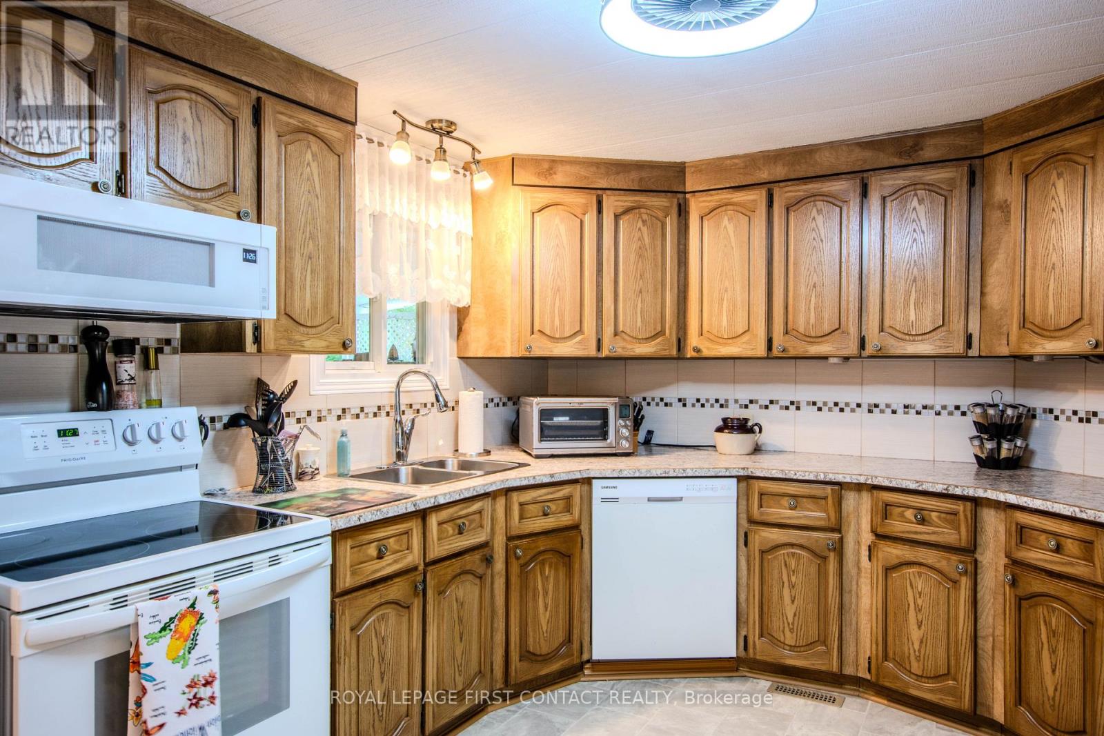 3 Honeysuckle Lane, Innisfil, Ontario  L9S 1M5 - Photo 14 - N13683312