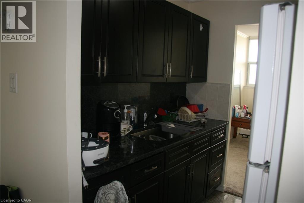 215 Glenridge Avenue Unit# 406, St. Catharines, Ontario  L2R 3G7 - Photo 11 - 40853857