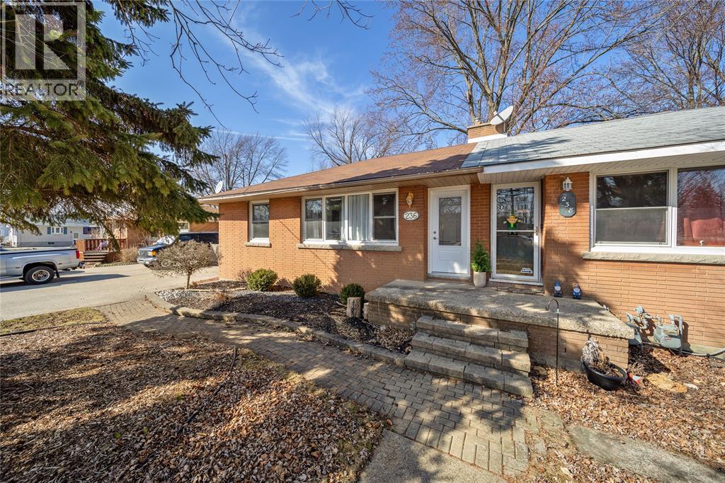 236 Paget Street, St Clair, Ontario  N0N 1G0 - Photo 2 - 26020041