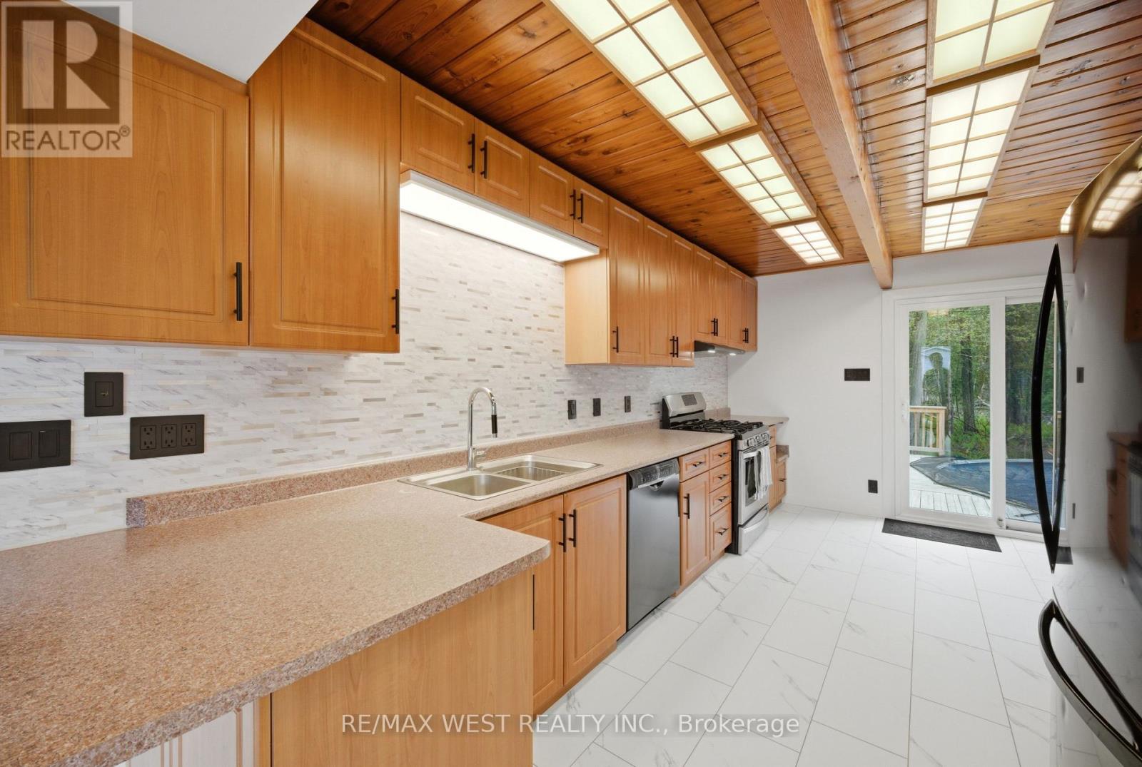 61 Antigua Drive, Wasaga Beach, Ontario  L9Z 2S3 - Photo 17 - S13683338