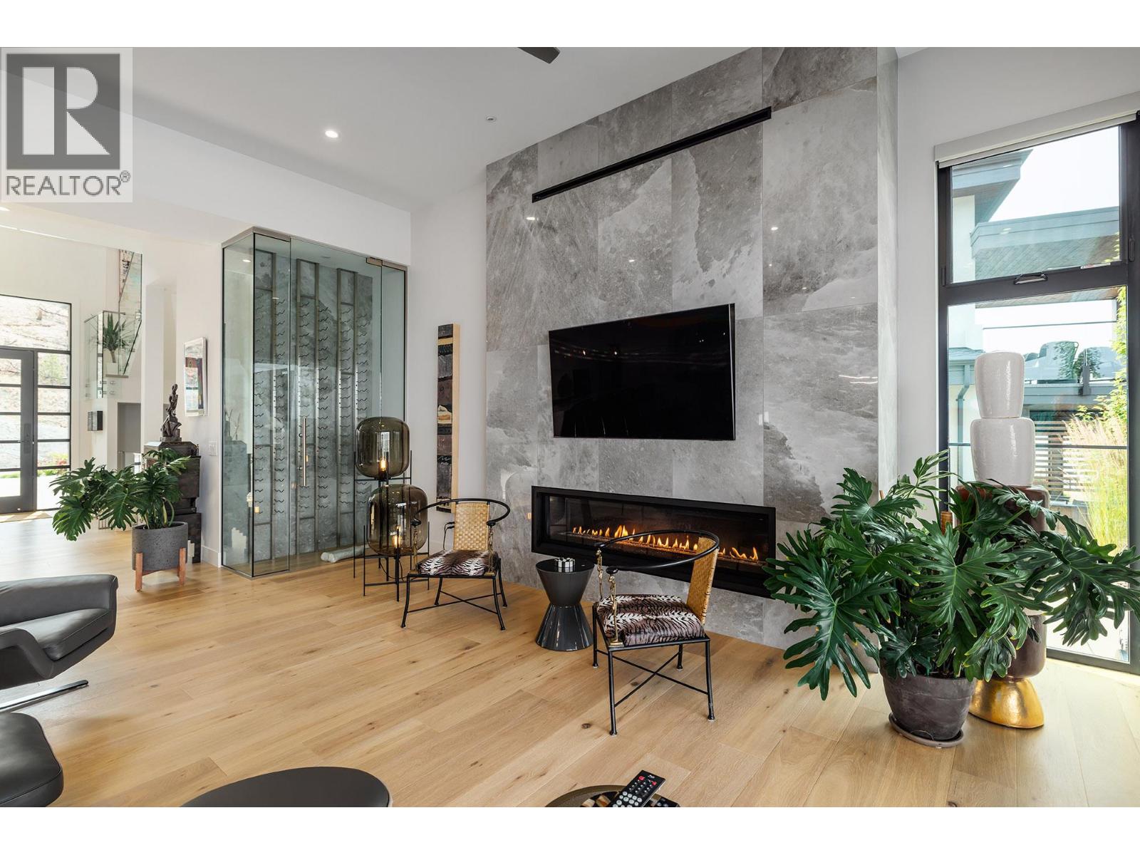 9988 Beacon Hill Drive, Lake Country, British Columbia  V4V 0A9 - Photo 8 - 10394380
