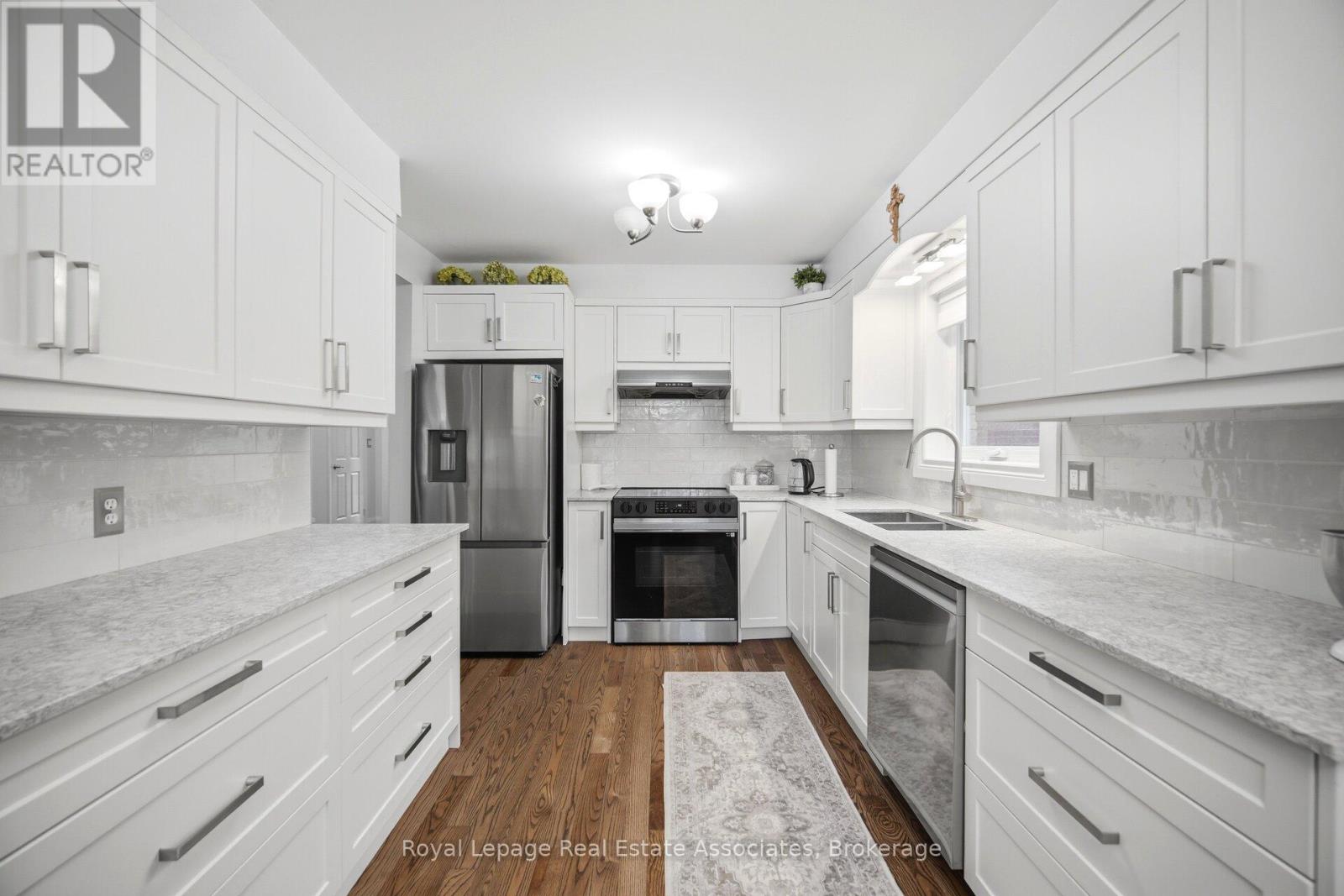 4119 Continental Drive, Burlington, Ontario  L7M 4L1 - Photo 17 - W13683202
