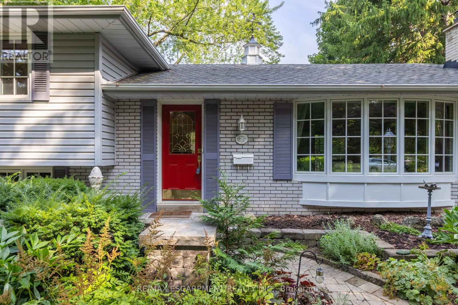 401 Cairncroft Road, Oakville, Ontario  L6J 4M8 - Photo 3 - W13683208