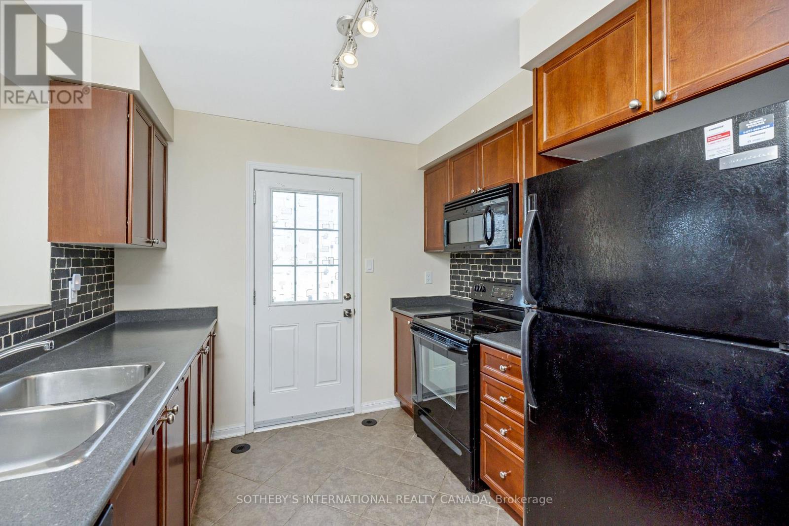 623 Frank Place, Milton, Ontario L9T 0R1 - Photo 10 - W13683236