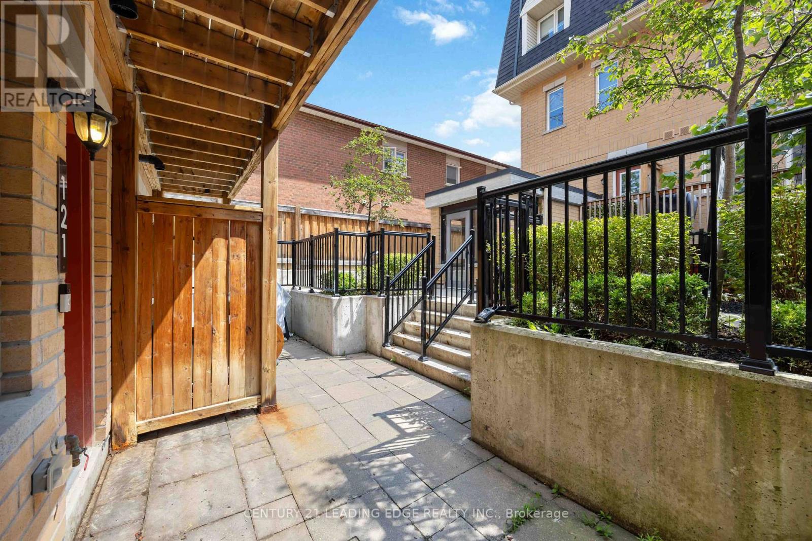 121 - 380 Hopewell Avenue, Toronto, Ontario  M6E 2S2 - Photo 7 - W13683362