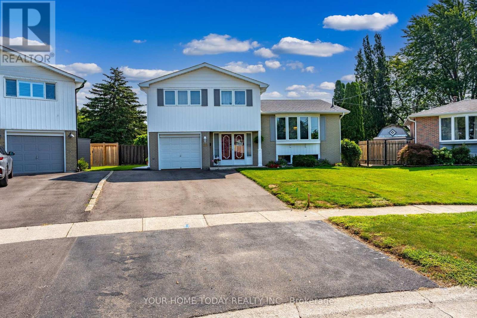 10 Marilyn Crescent, Halton Hills, Ontario  L7G 1K4 - Photo 1 - W13683380