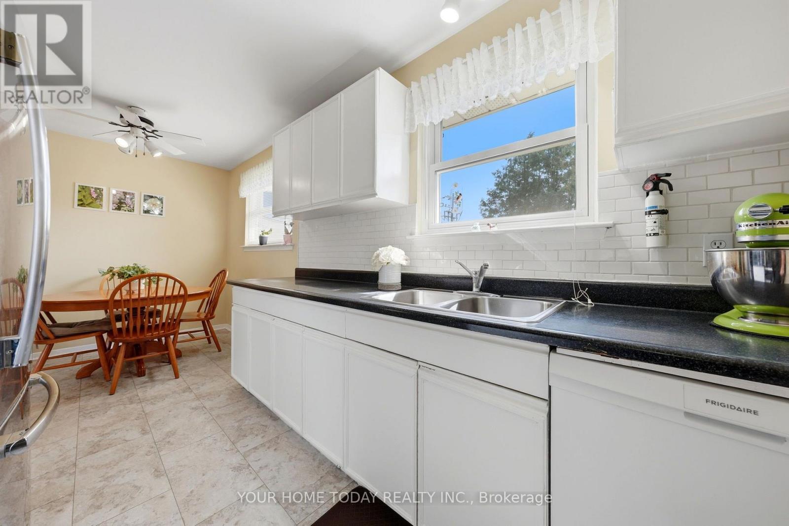10 Marilyn Crescent, Halton Hills, Ontario  L7G 1K4 - Photo 13 - W13683380