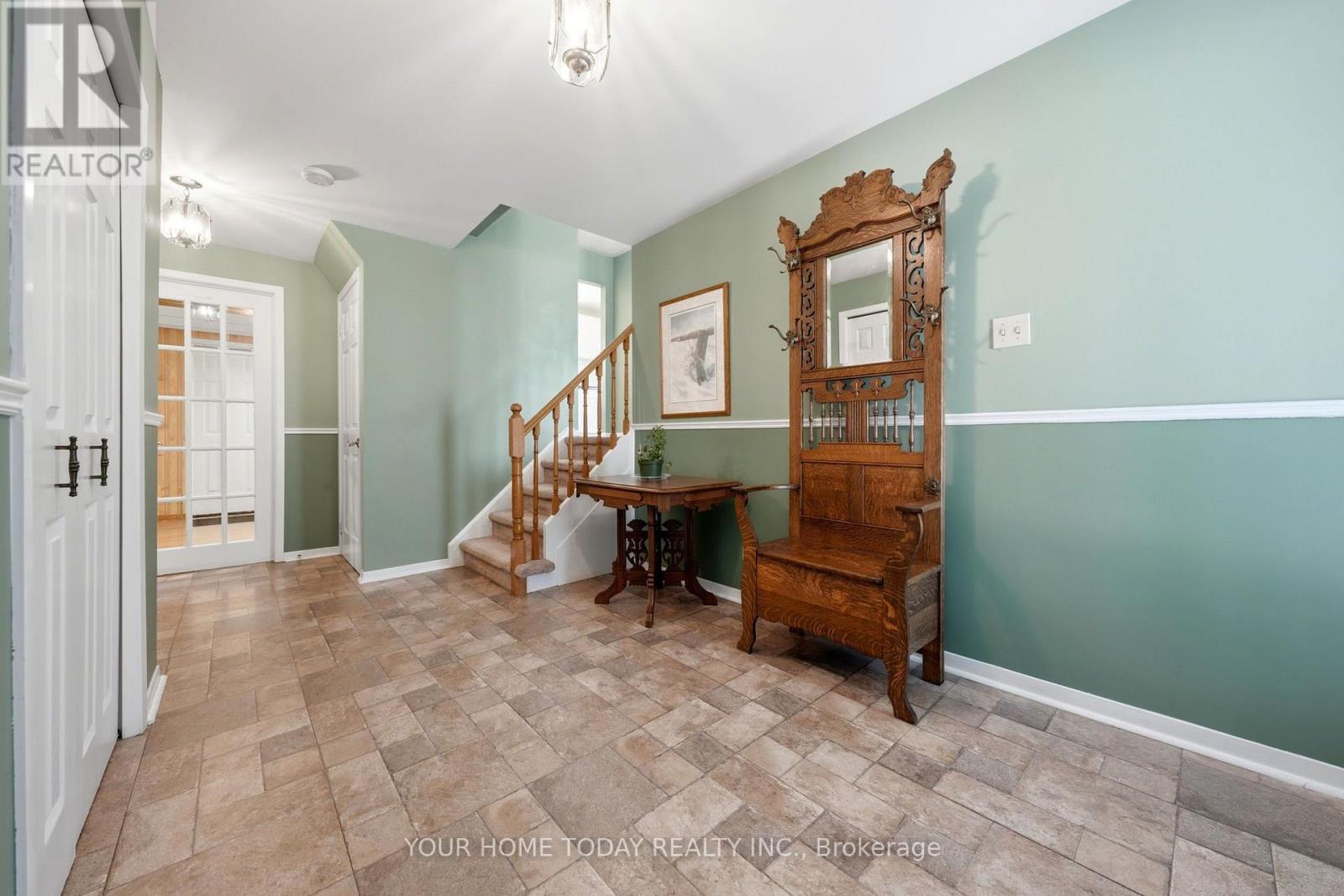 10 Marilyn Crescent, Halton Hills, Ontario  L7G 1K4 - Photo 5 - W13683380