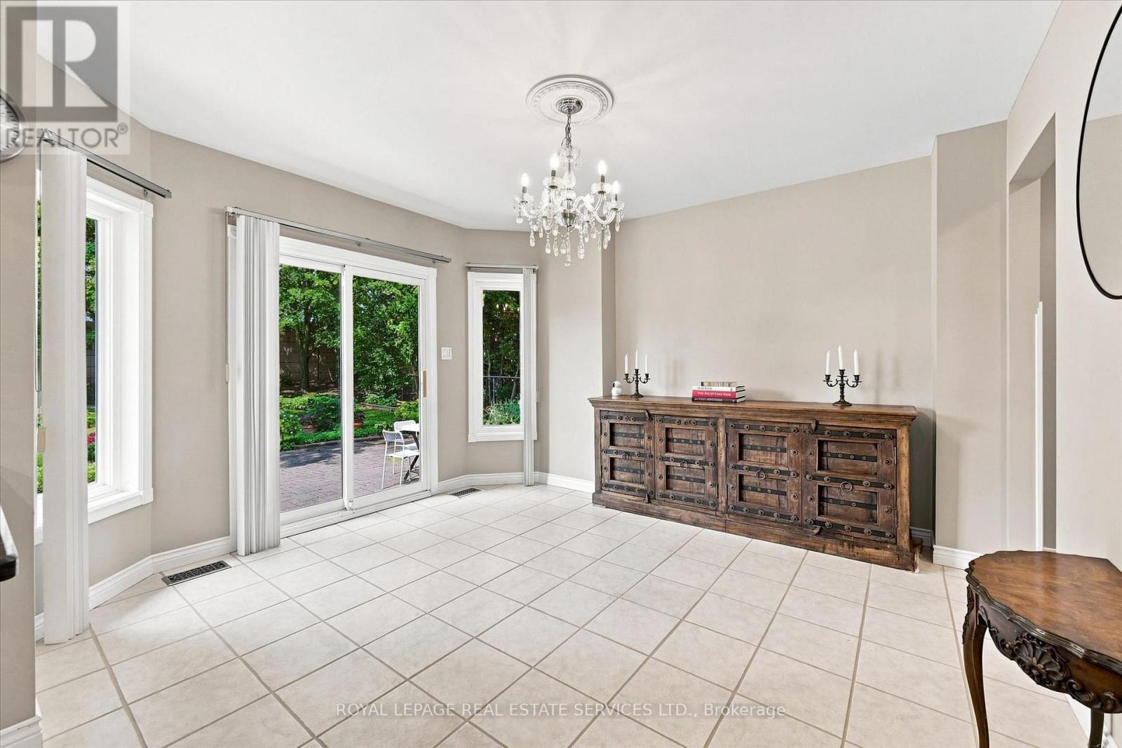 1512 Princeton Crescent, Oakville, Ontario  L6H 4H4 - Photo 15 - W13683424
