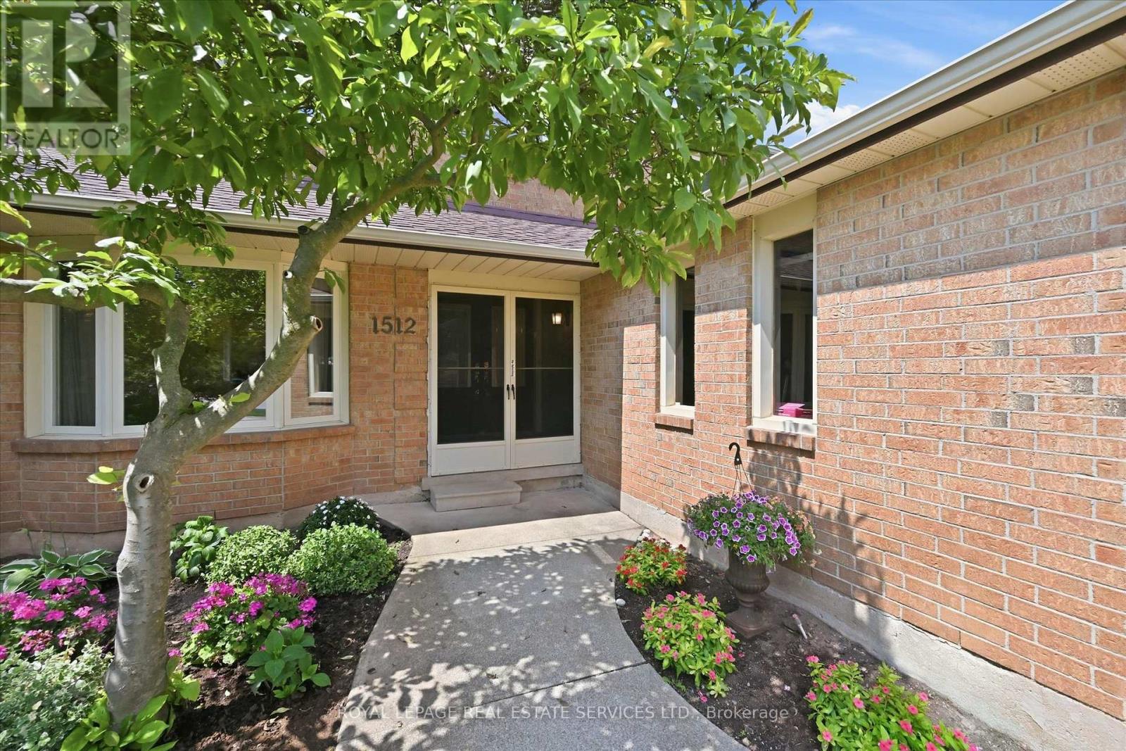 1512 Princeton Crescent, Oakville, Ontario  L6H 4H4 - Photo 3 - W13683424