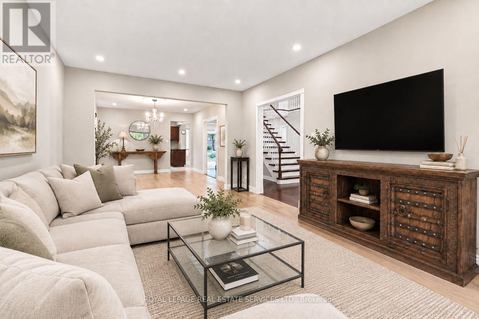 1512 Princeton Crescent, Oakville, Ontario  L6H 4H4 - Photo 6 - W13683424
