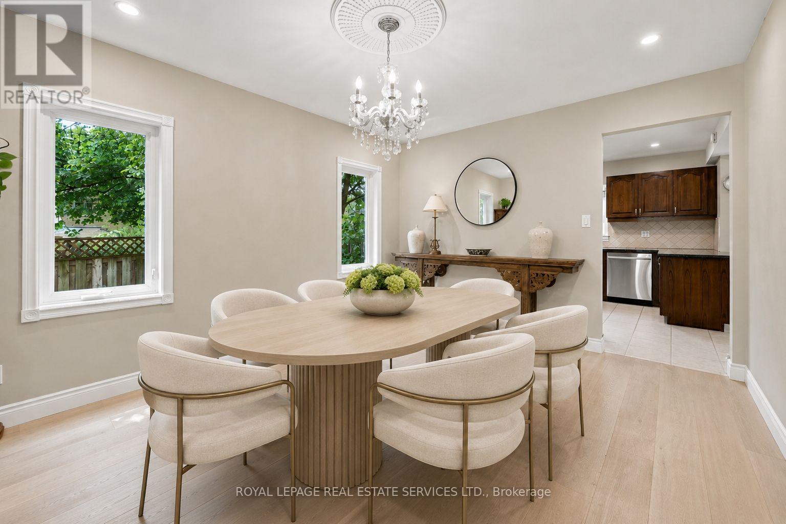 1512 Princeton Crescent, Oakville, Ontario  L6H 4H4 - Photo 8 - W13683424
