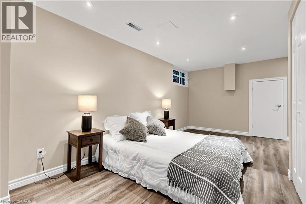 2208 Lancaster Crescent, Burlington, Ontario  L7P 3G5 - Photo 31 - 40856293
