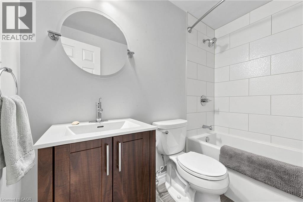2208 Lancaster Crescent, Burlington, Ontario  L7P 3G5 - Photo 32 - 40856293