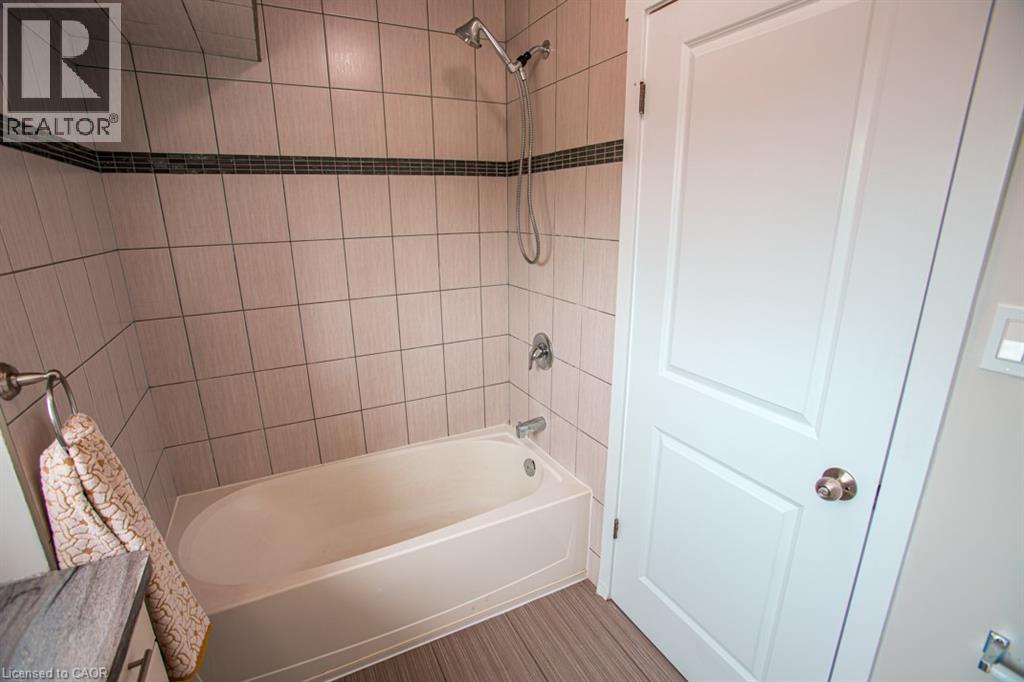 489 East Avenue Unit# B, Kitchener, Ontario  N2H 0A8 - Photo 35 - 40856201