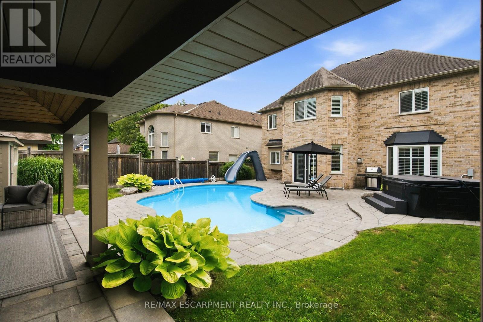 150 Davidson Boulevard, Hamilton, Ontario  L9H 7N6 - Photo 2 - X13683298