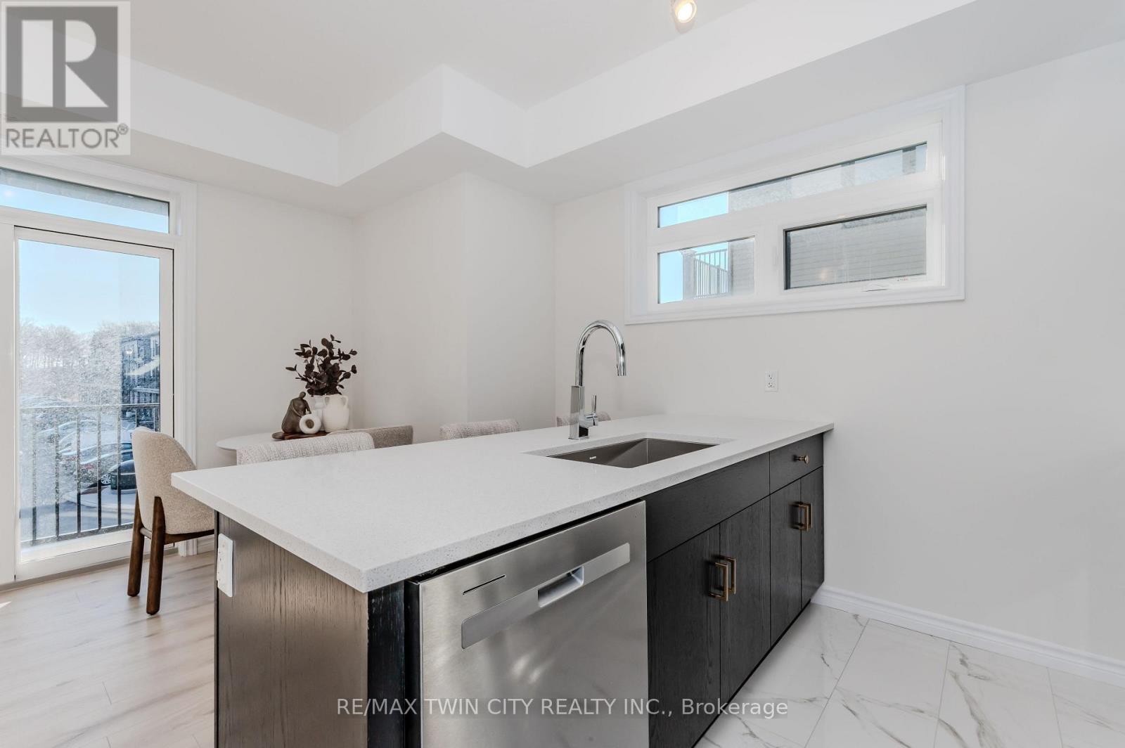 22 Lomond Lane, Kitchener, Ontario  N2R 0T6 - Photo 12 - X13683386