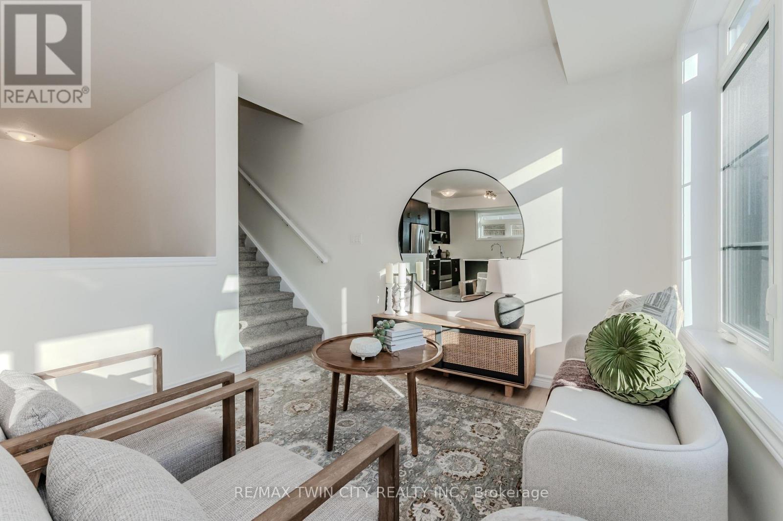22 Lomond Lane, Kitchener, Ontario  N2R 0T6 - Photo 5 - X13683386