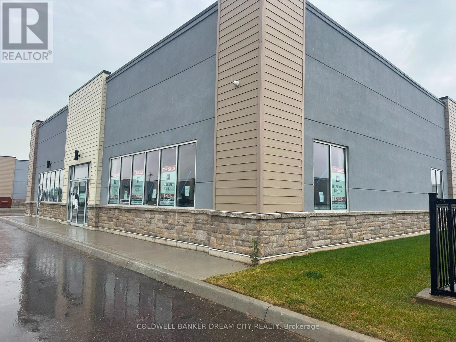 15-16 - 200 Montclair Drive, Woodstock, Ontario N4V 1B9 - Photo 2 - X13683398