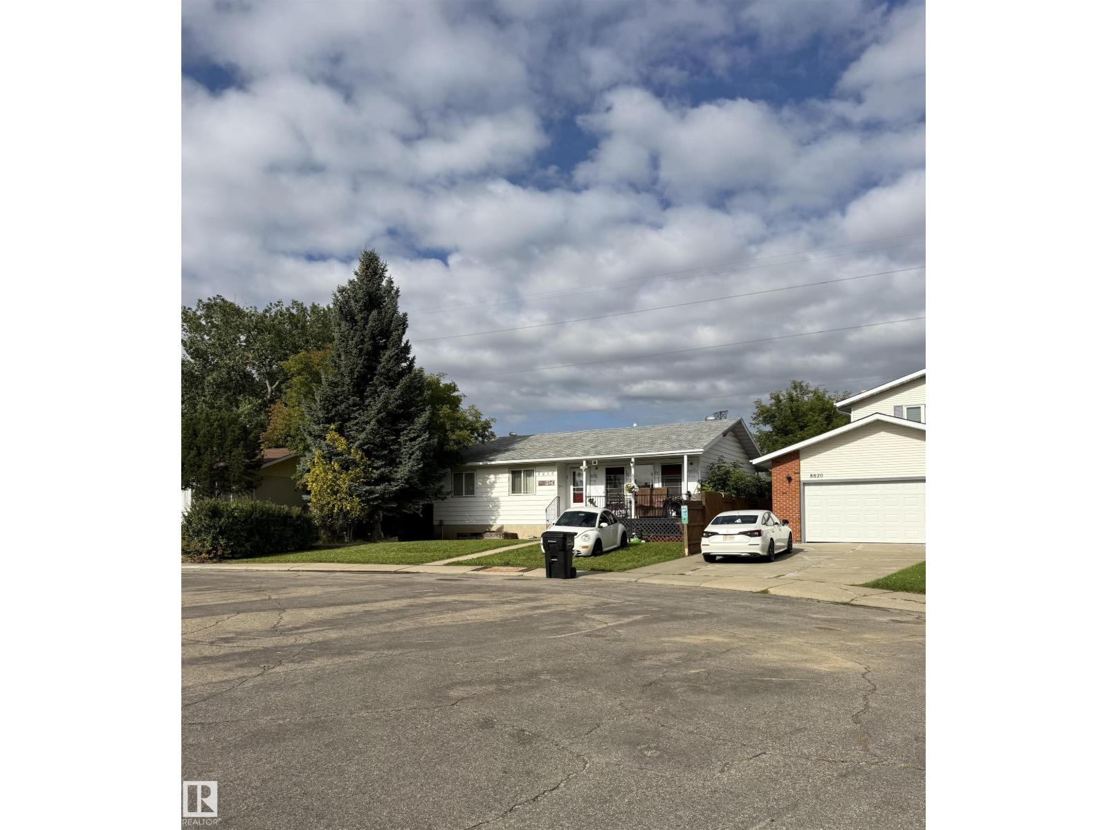 8824 30 Av Nw, Edmonton, Alberta  T6K 2X7 - Photo 1 - E4504184