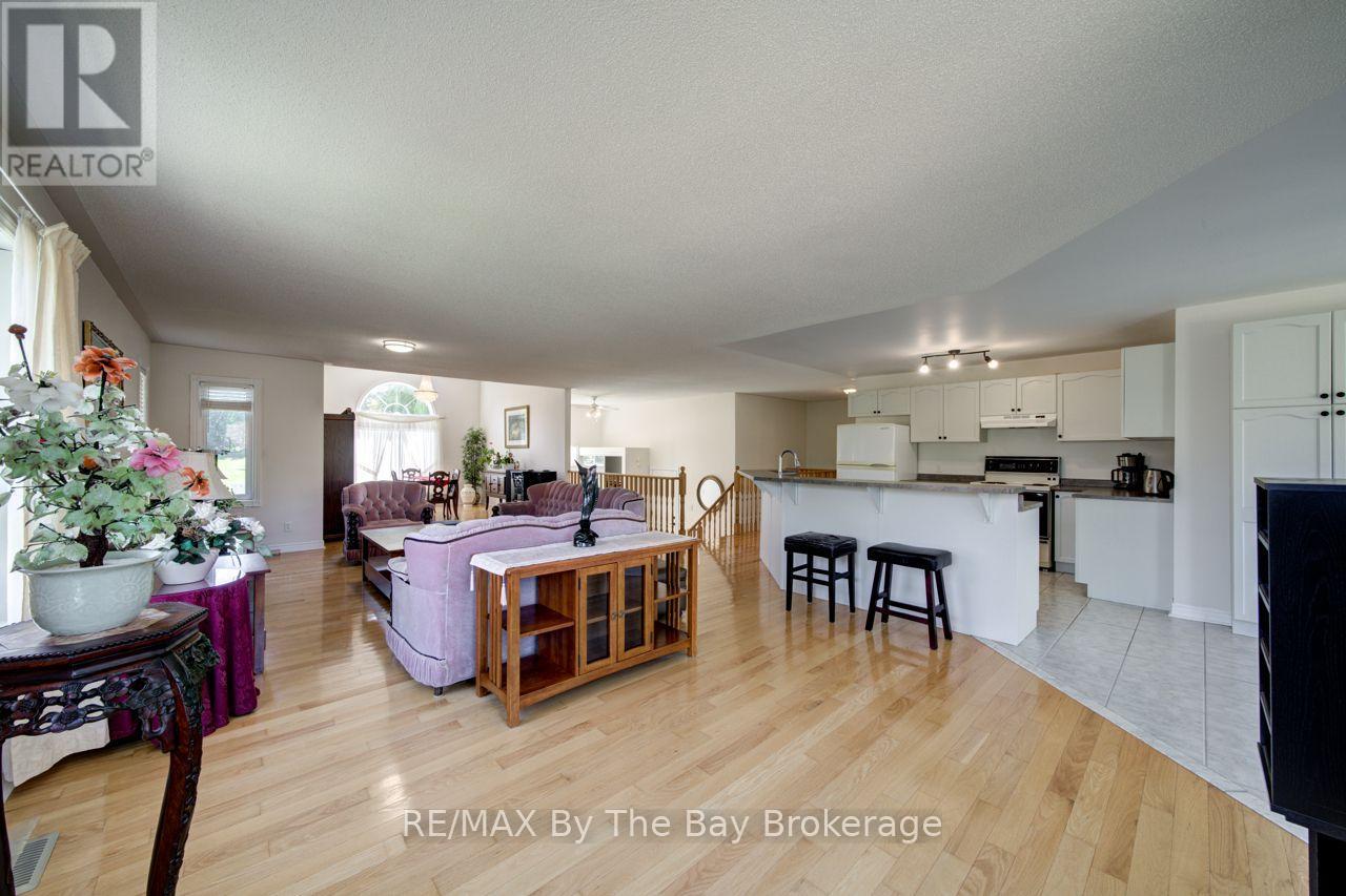 420 Ramblewood Drive, Wasaga Beach, Ontario  L9Z 1P3 - Photo 17 - S13085280