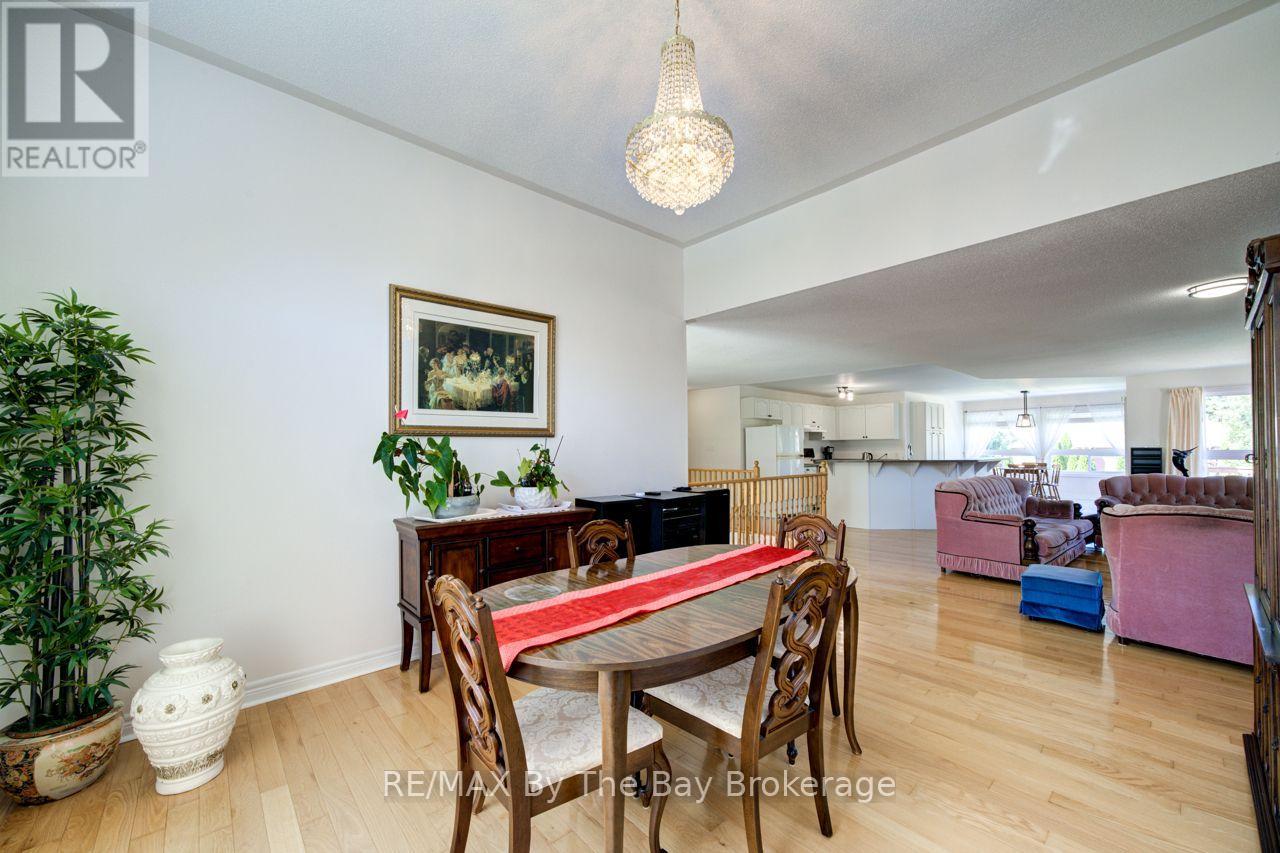420 Ramblewood Drive, Wasaga Beach, Ontario  L9Z 1P3 - Photo 6 - S13085280