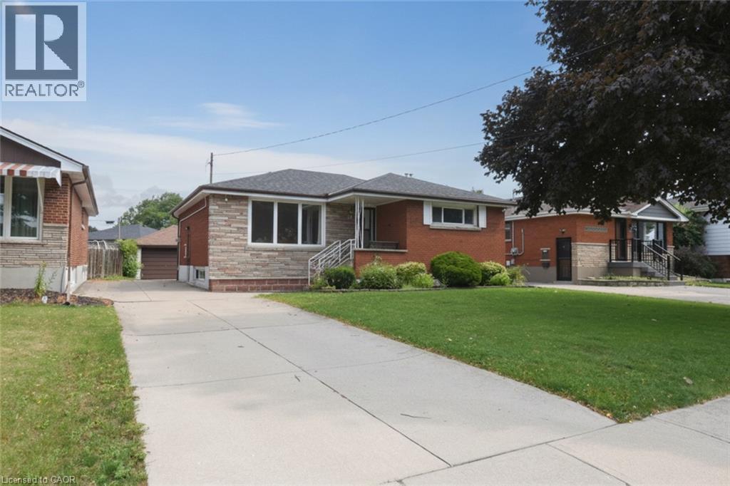 19 NOVA Drive, Hamilton, Ontario