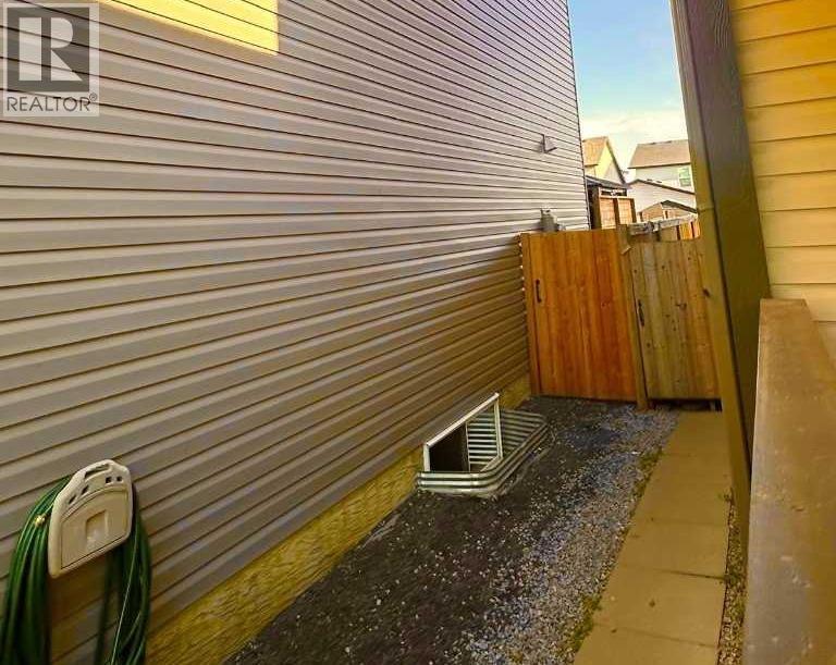 31 Skyview Springs Rise Ne, Calgary, Alberta  T3N 0B2 - Photo 7 - A2327653