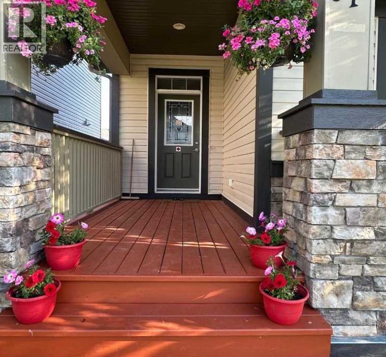 31 Skyview Springs Rise Ne, Calgary, Alberta  T3N 0B2 - Photo 4 - A2327653