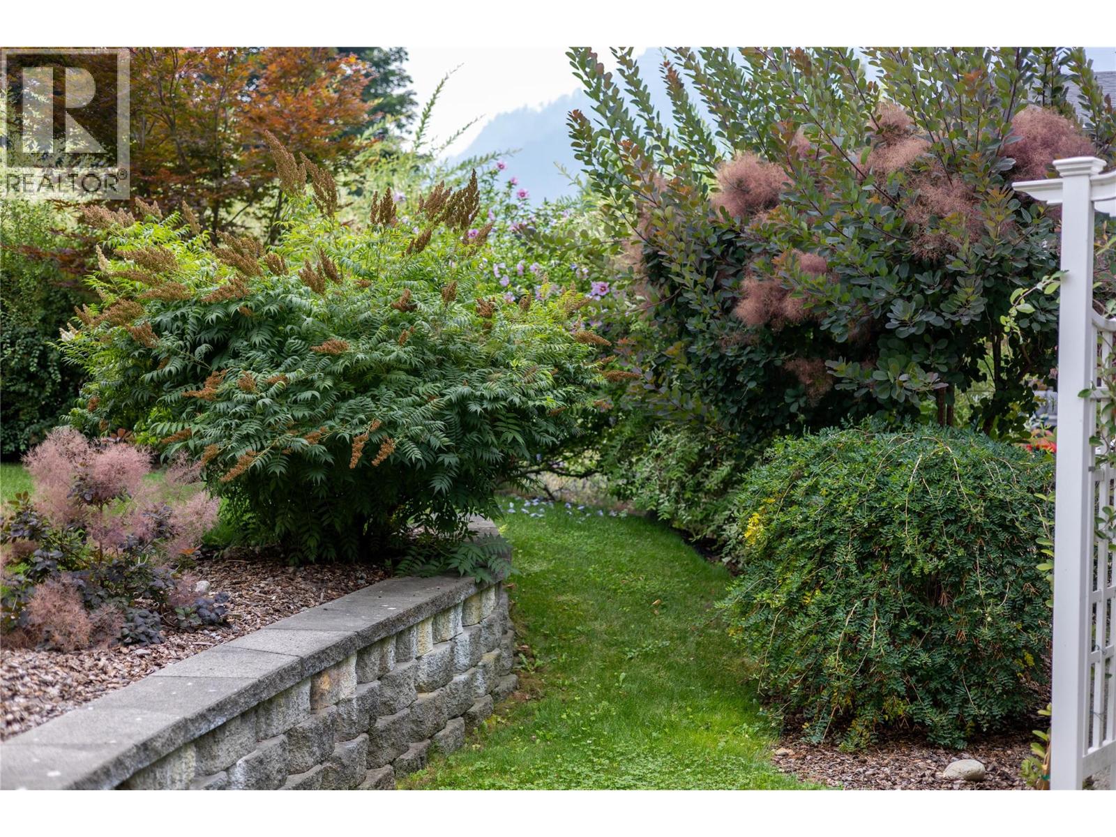 1007 Fourth Street, Nelson, British Columbia  V1L 2T5 - Photo 46 - 10397765
