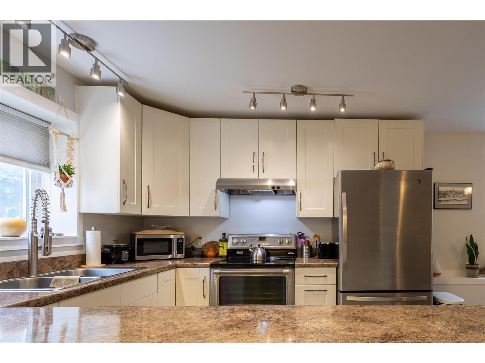 1007 Fourth Street, Nelson, British Columbia  V1L 2T5 - Photo 67 - 10397765