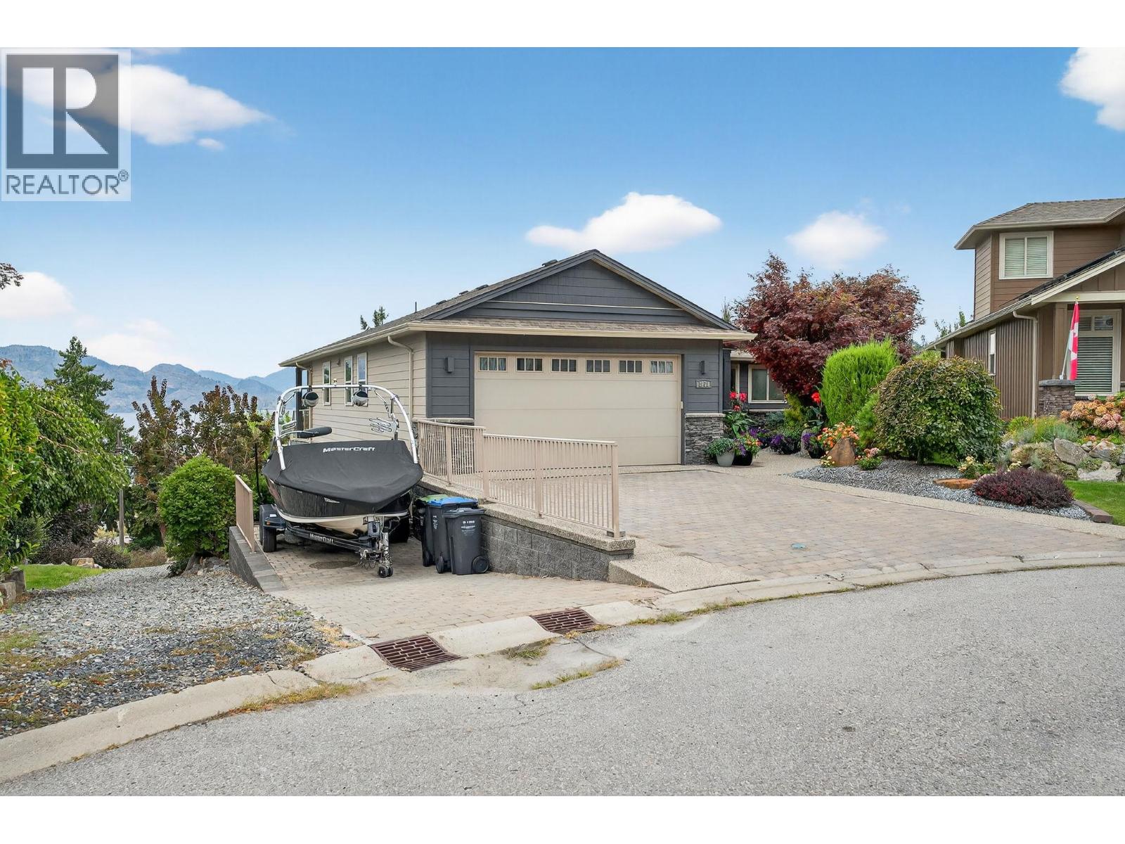 3751 Lornell Court, Peachland, British Columbia  V0H 1X2 - Photo 3 - 10373756