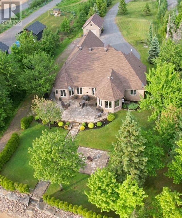 857 Sunnyside Beach Rd, Sault Ste. Marie, Ontario  P6A 6K4 - Photo 1 - SM262071