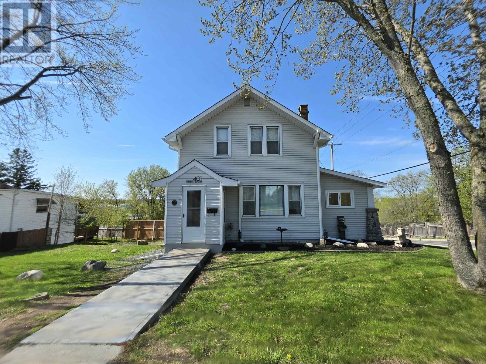401 Third Street South, Kenora, Ontario