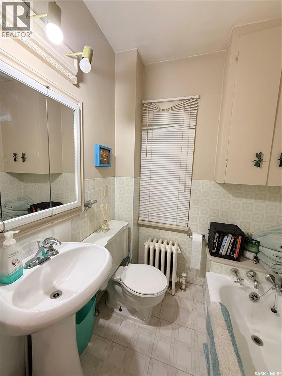 555 2nd Street E, Shaunavon, Saskatchewan  S0N 2M0 - Photo 9 - SK045804