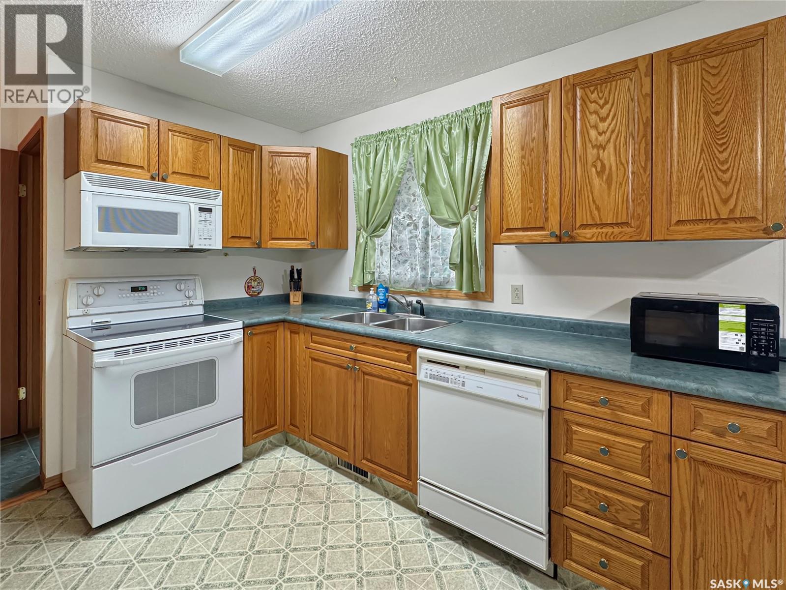 9014 Deans Crescent, North Battleford, Saskatchewan  S9A 3H7 - Photo 3 - SK045767