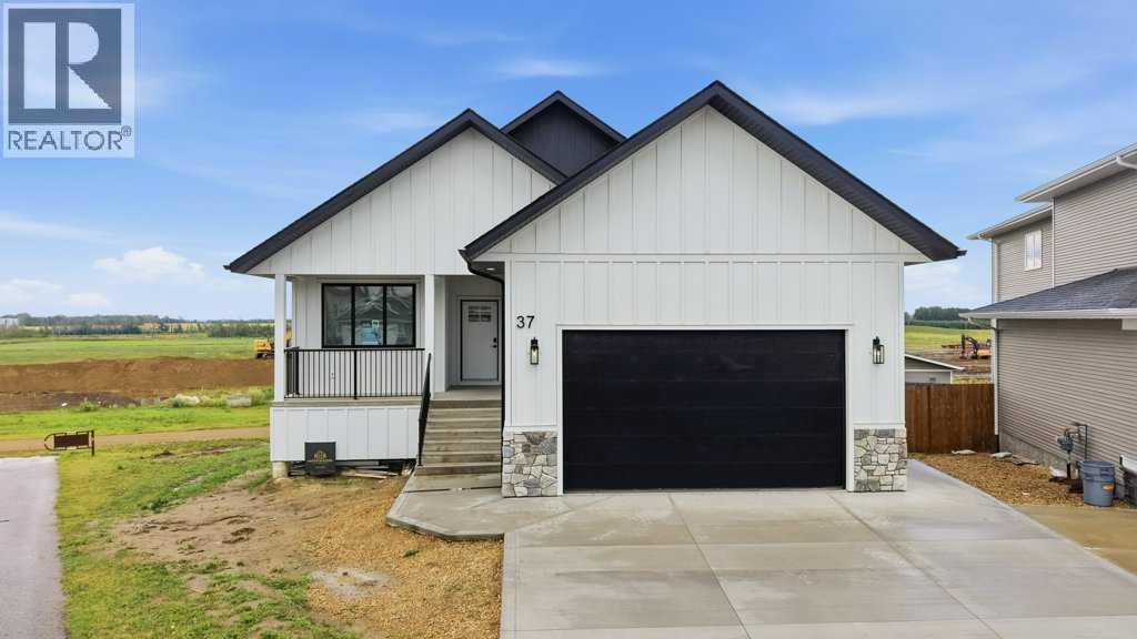 37 Maclean Close, Blackfalds, Alberta  T4M 0H4 - Photo 1 - A2304807