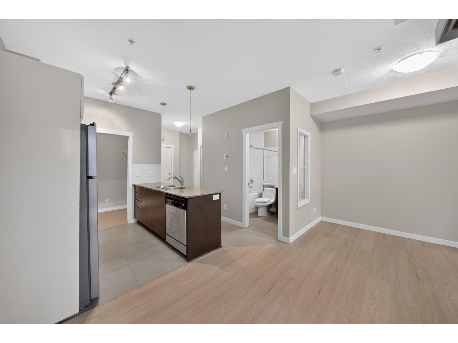222 13733 107a Avenue, Surrey, British Columbia  V3T 0B7 - Photo 16 - R3156228
