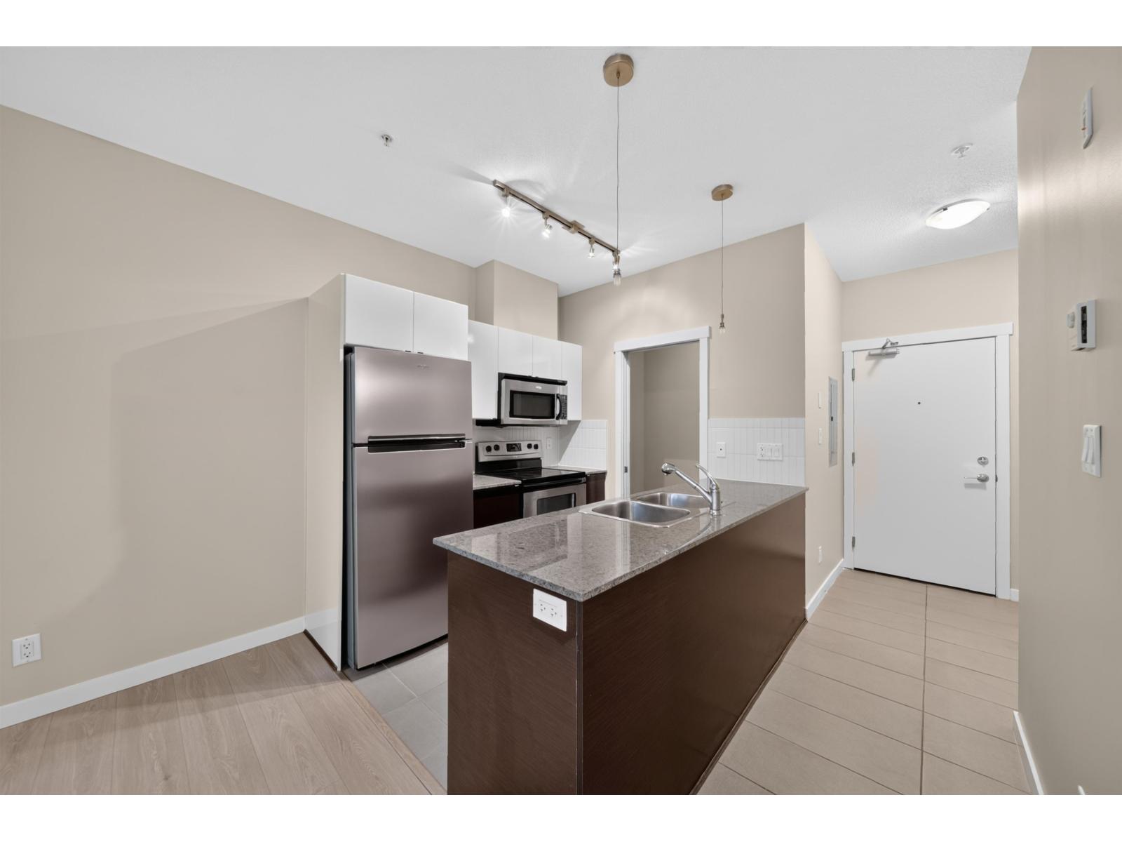 222 13733 107a Avenue, Surrey, British Columbia  V3T 0B7 - Photo 8 - R3156228