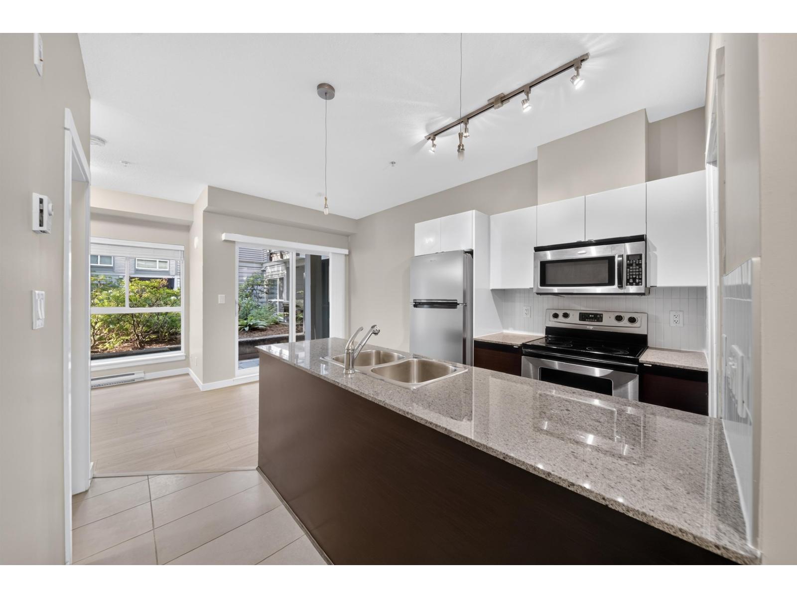 222 13733 107a Avenue, Surrey, British Columbia  V3T 0B7 - Photo 6 - R3156228