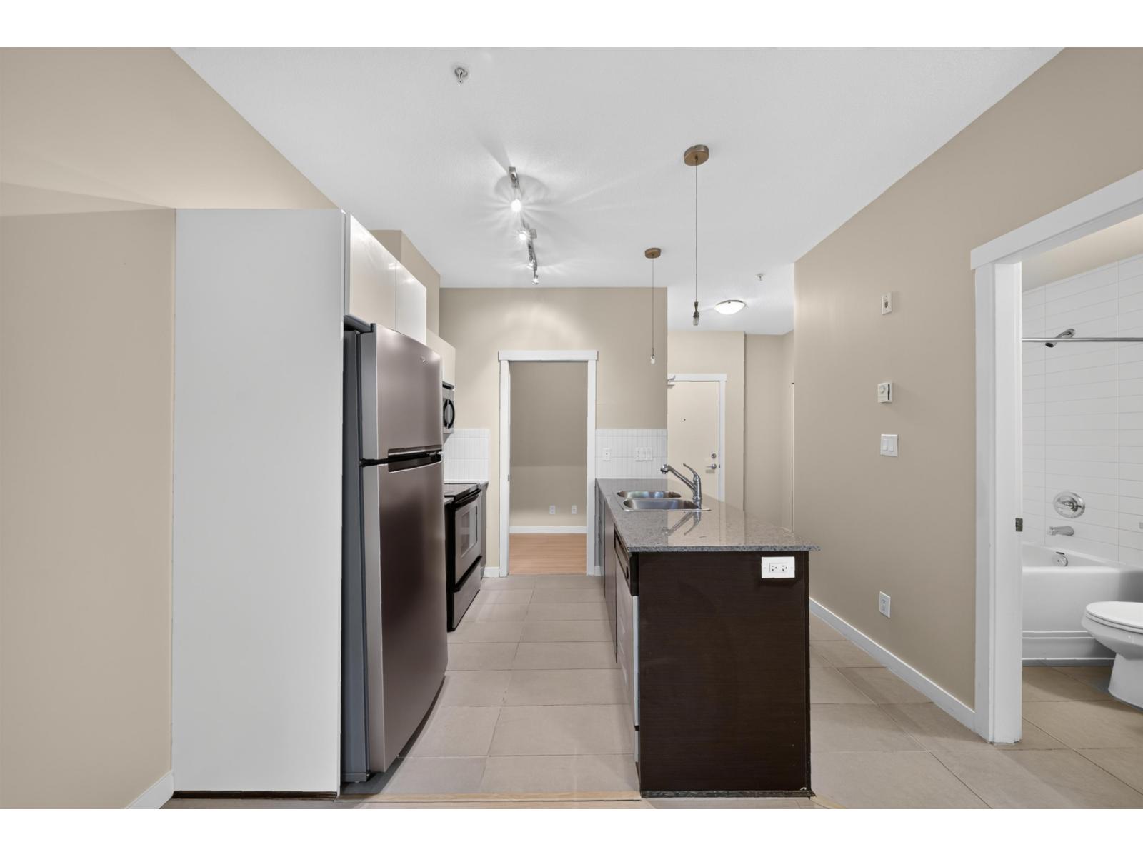 222 13733 107a Avenue, Surrey, British Columbia  V3T 0B7 - Photo 9 - R3156228