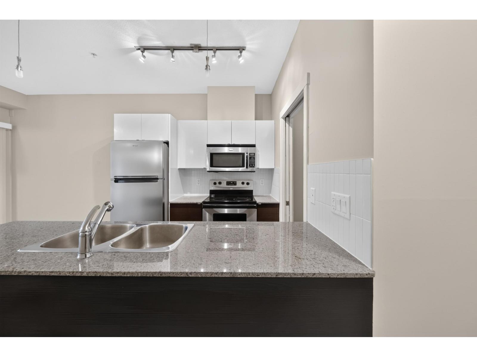 222 13733 107a Avenue, Surrey, British Columbia  V3T 0B7 - Photo 7 - R3156228