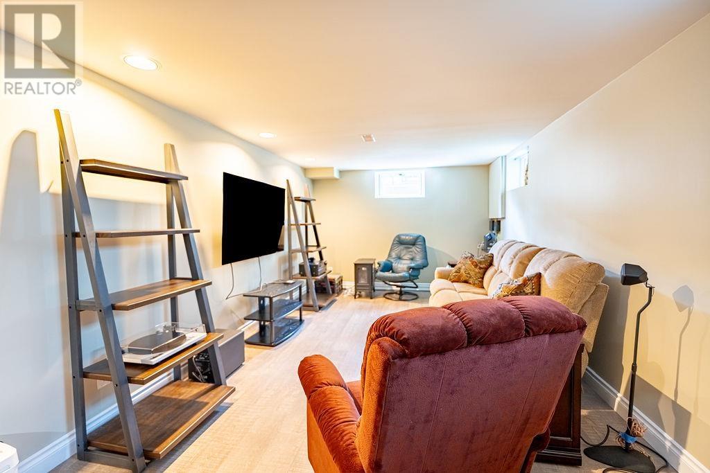 637 Hyde Park Ave, Thunder Bay, Ontario  P7E 1Y4 - Photo 18 - TB2602391